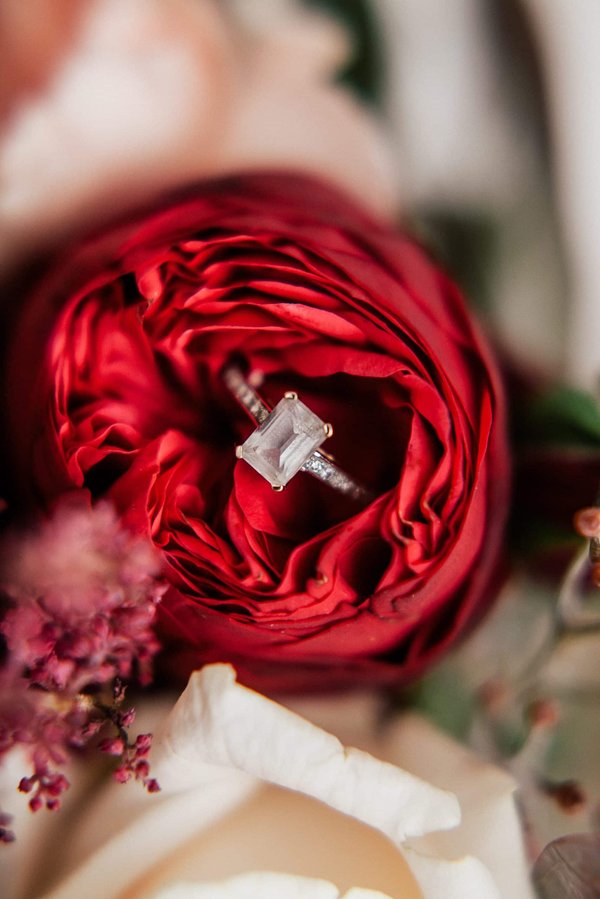 Bague de fiançailles : optez pour le diamant