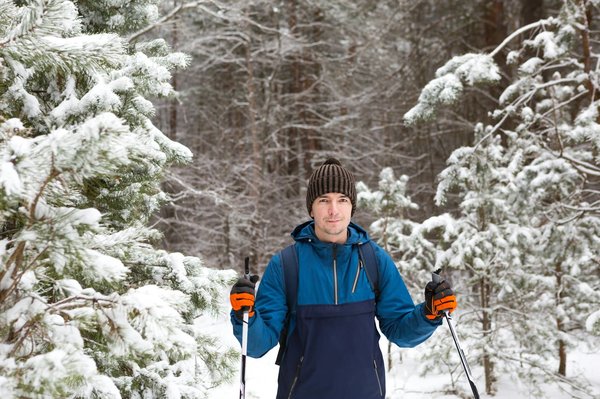 Bonnet pompon homme : style et durabilité chez Ledrapo